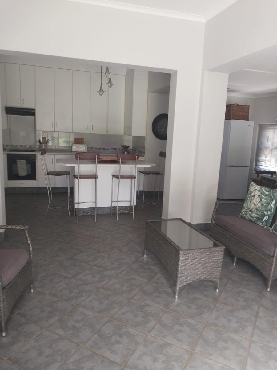 House for sale in Porterville, 220 m²