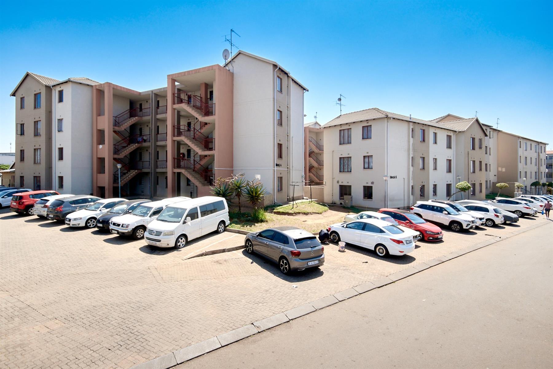 For Sale: 3-Bedroom Ground Floor Apartment in Jabulani