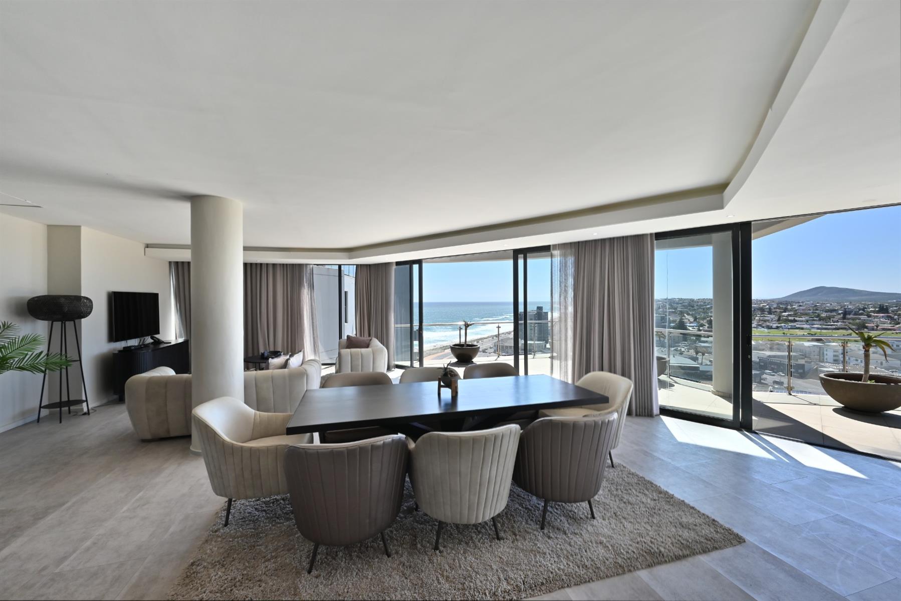 Penthouse For Sale in Beachfront, Table View, Blouberg