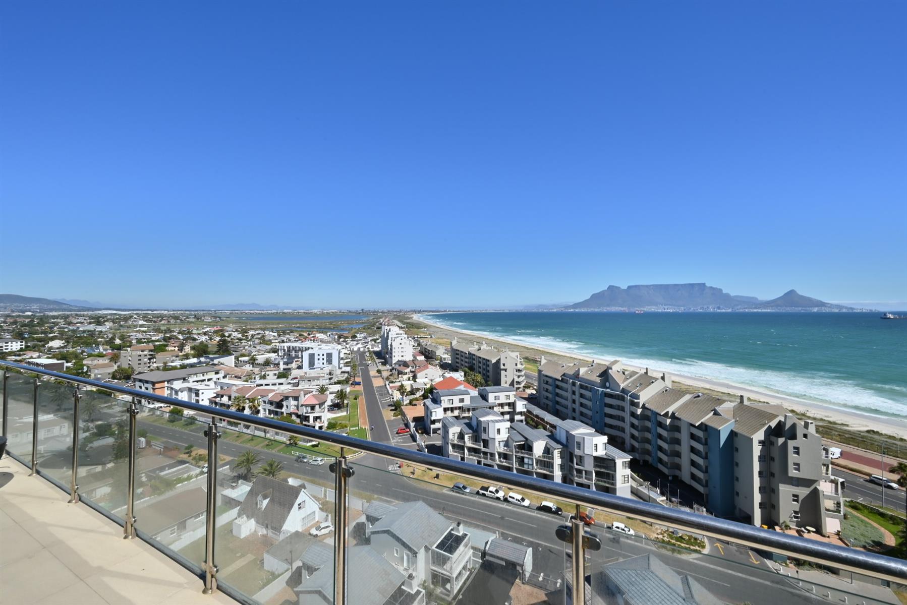 Penthouse For Sale in Beachfront, Table View, Blouberg