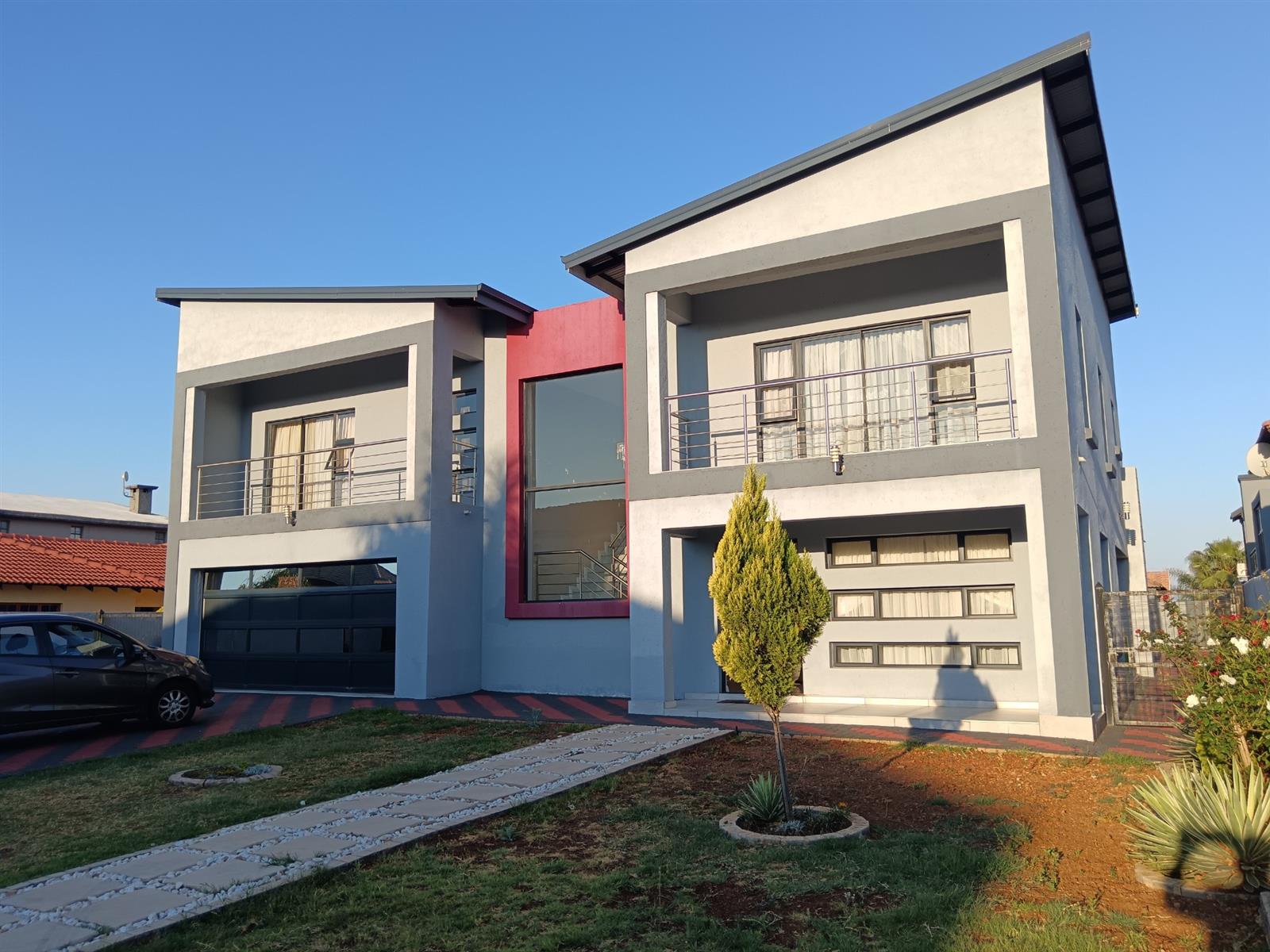 Luxurious 5-Bedroom Family Home in Secure Estate