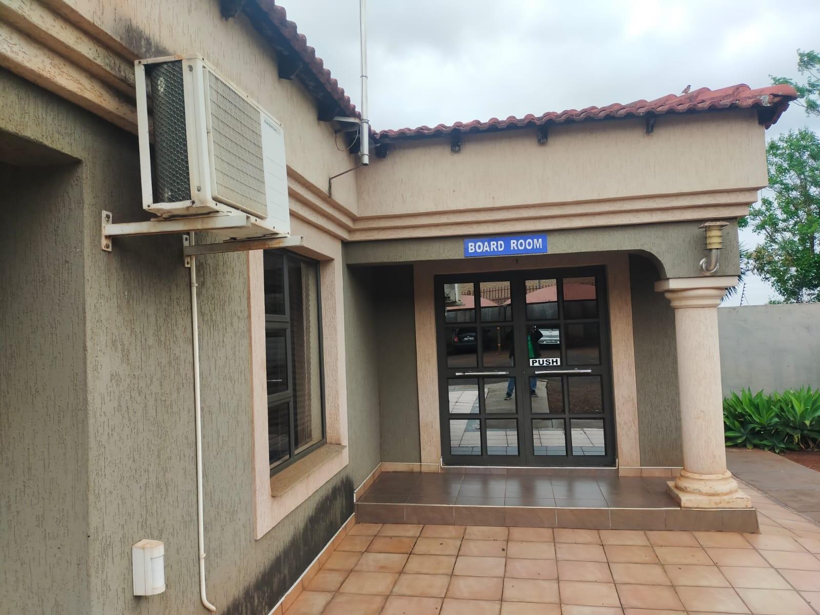 Office for sale in Thohoyandou, 3500 m²
