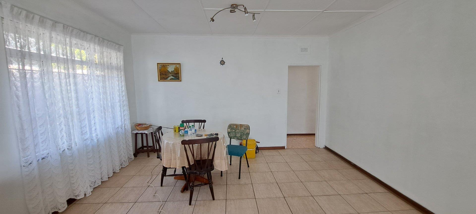 Three bedroom house with flat for Sale in Margate, KwaZulu Natal