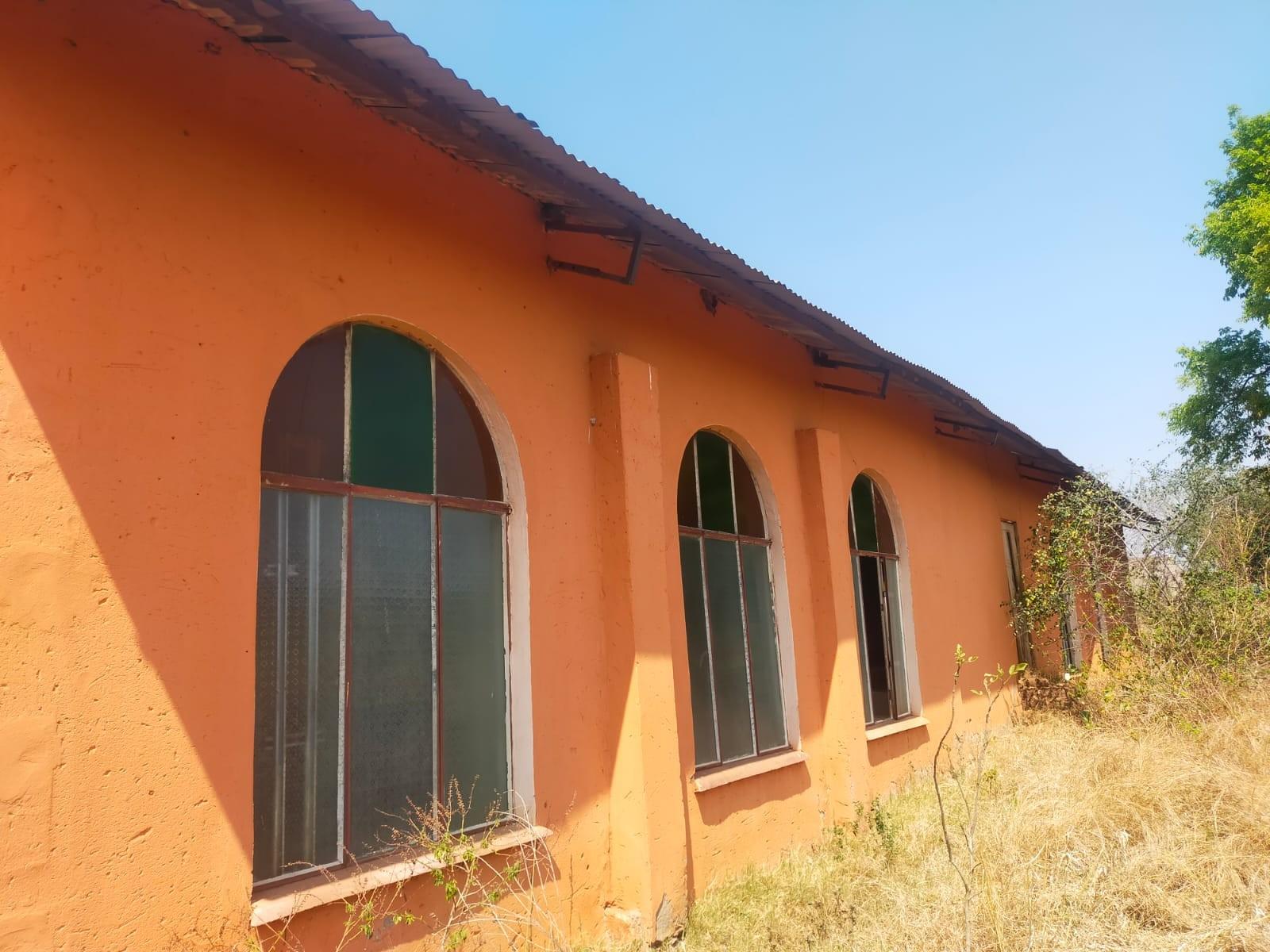Warehouse for sale in Thohoyandou Rural, Thohoyandou, 2000 m²