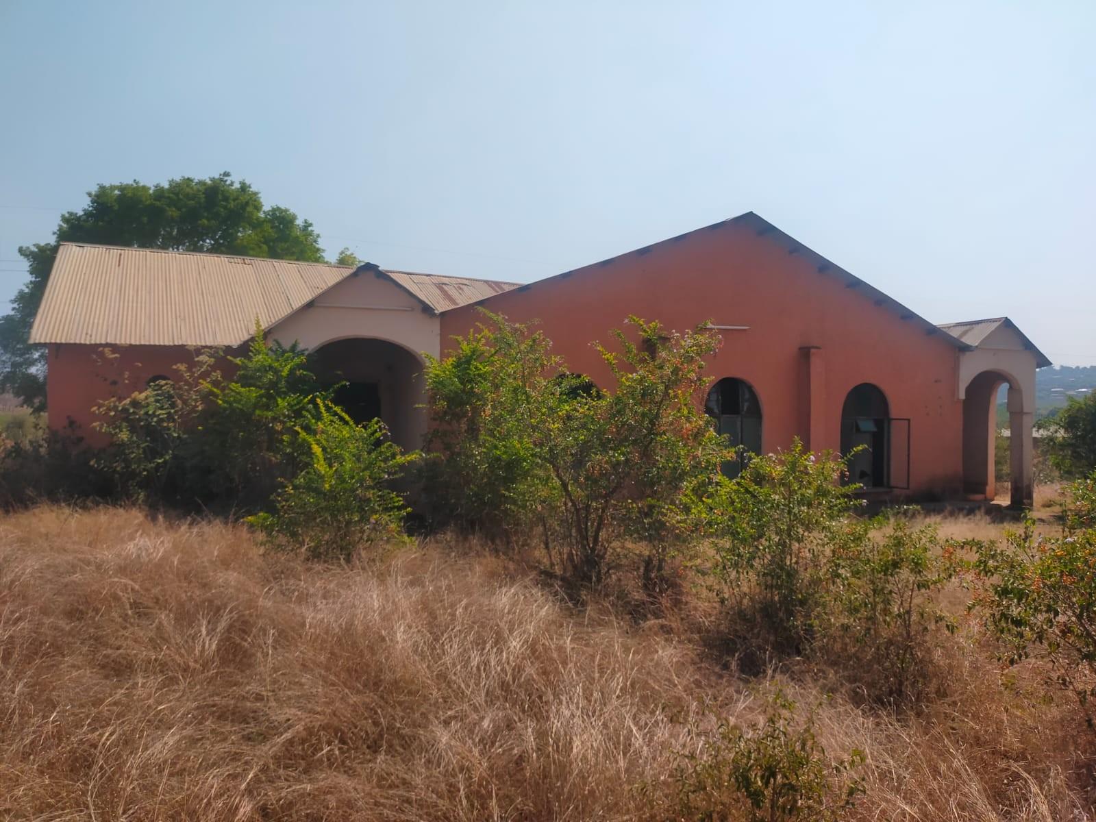 Warehouse for sale in Thohoyandou Rural, Thohoyandou, 2000 m²