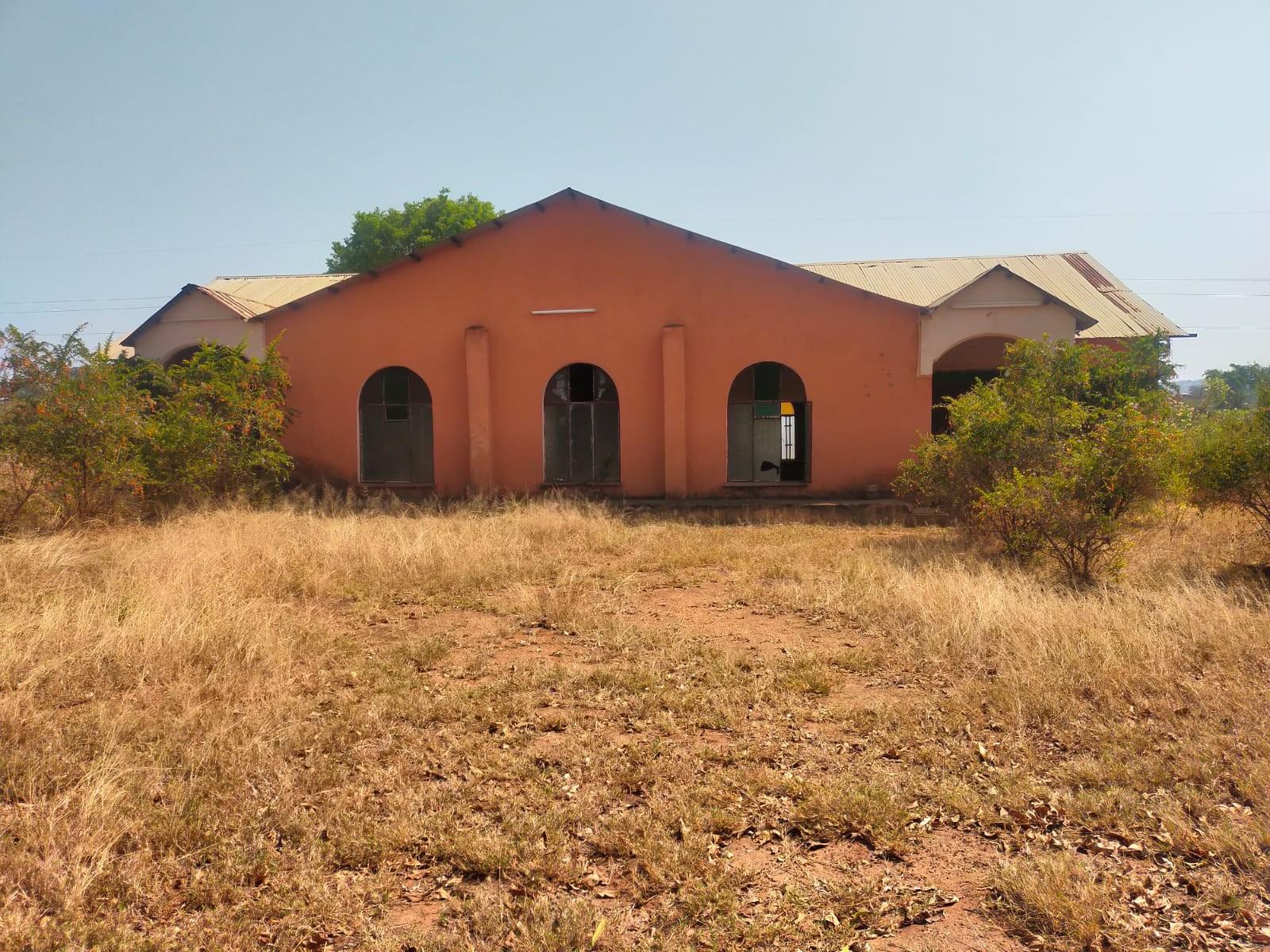 Warehouse for sale in Thohoyandou Rural, Thohoyandou, 2000 m²