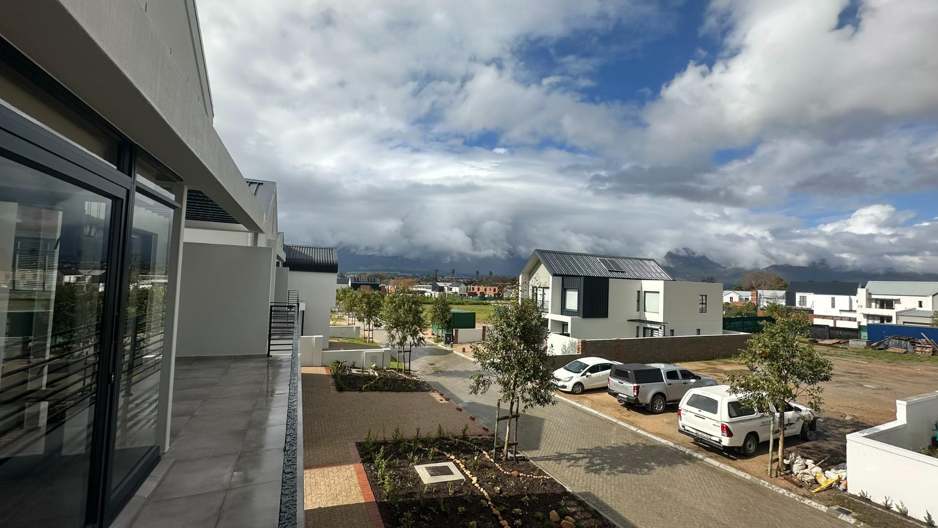 House for rent in Lemoenkloof, Paarl, 230 m²