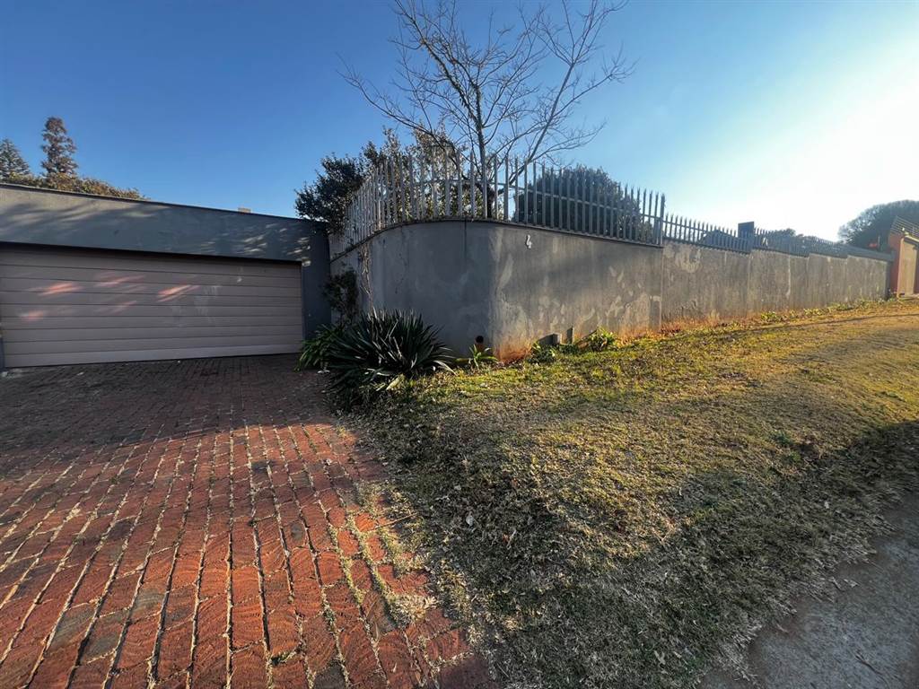 Luxurious Home For Sale; Northcliff