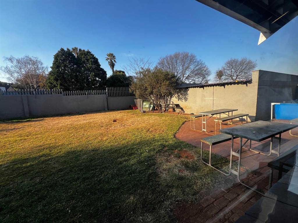 Luxurious Home For Sale; Northcliff