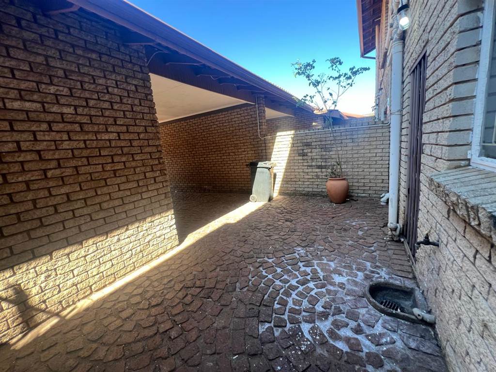 Duplex Unit For Sale in Randburg