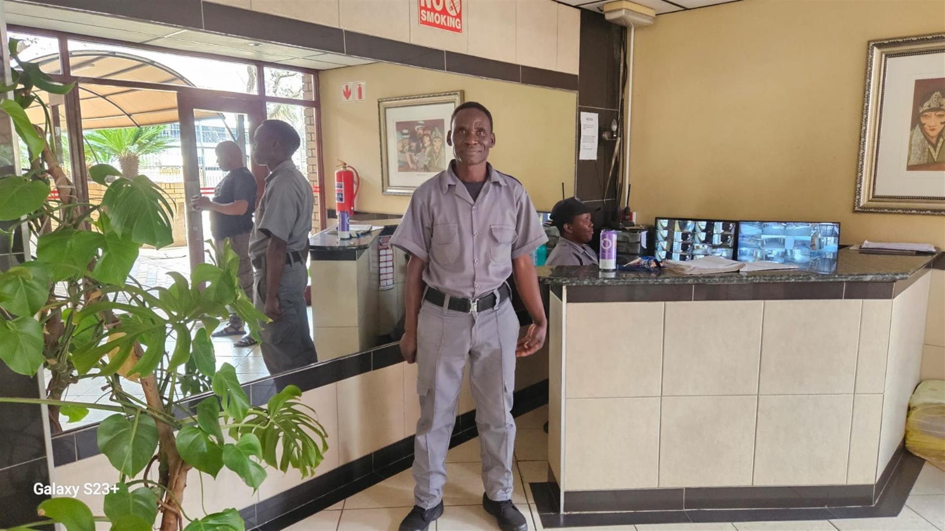2 Bed 1 Garage Apartment For Sale in Sunnyside, Pretoria