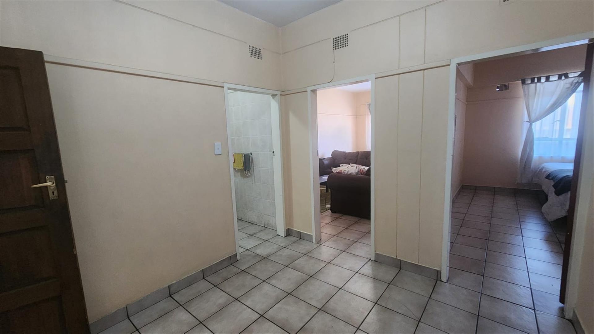 2 bedroom unit for sale, in Springs Central