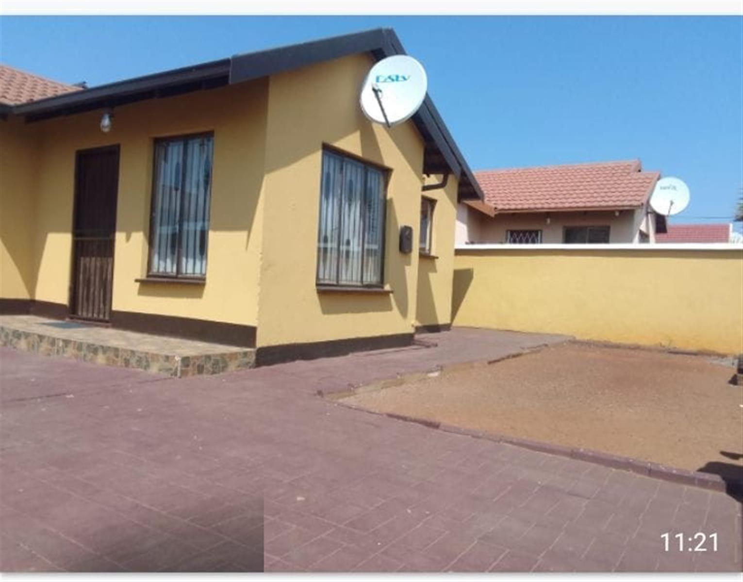 2 Bedroom House For Sale in Protea Glen, Soweto