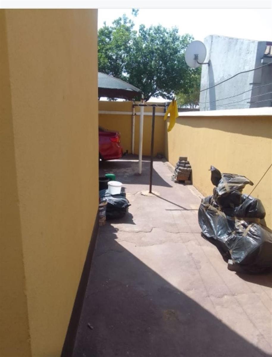 2 Bedroom House For Sale in Protea Glen, Soweto