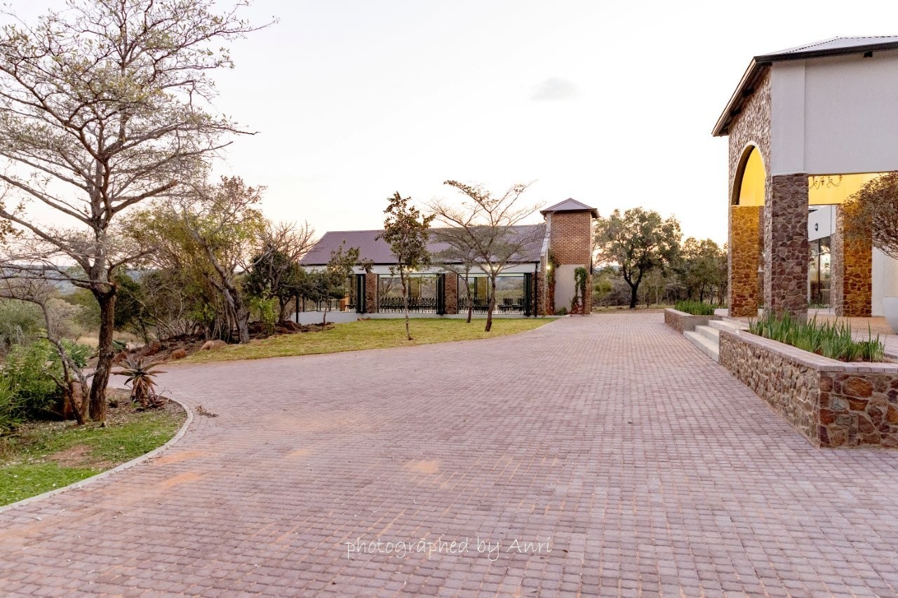 Exceptional Self-Catering Guest Retreat and Wedding Venue on small Game-Fenced Bushveld Haven