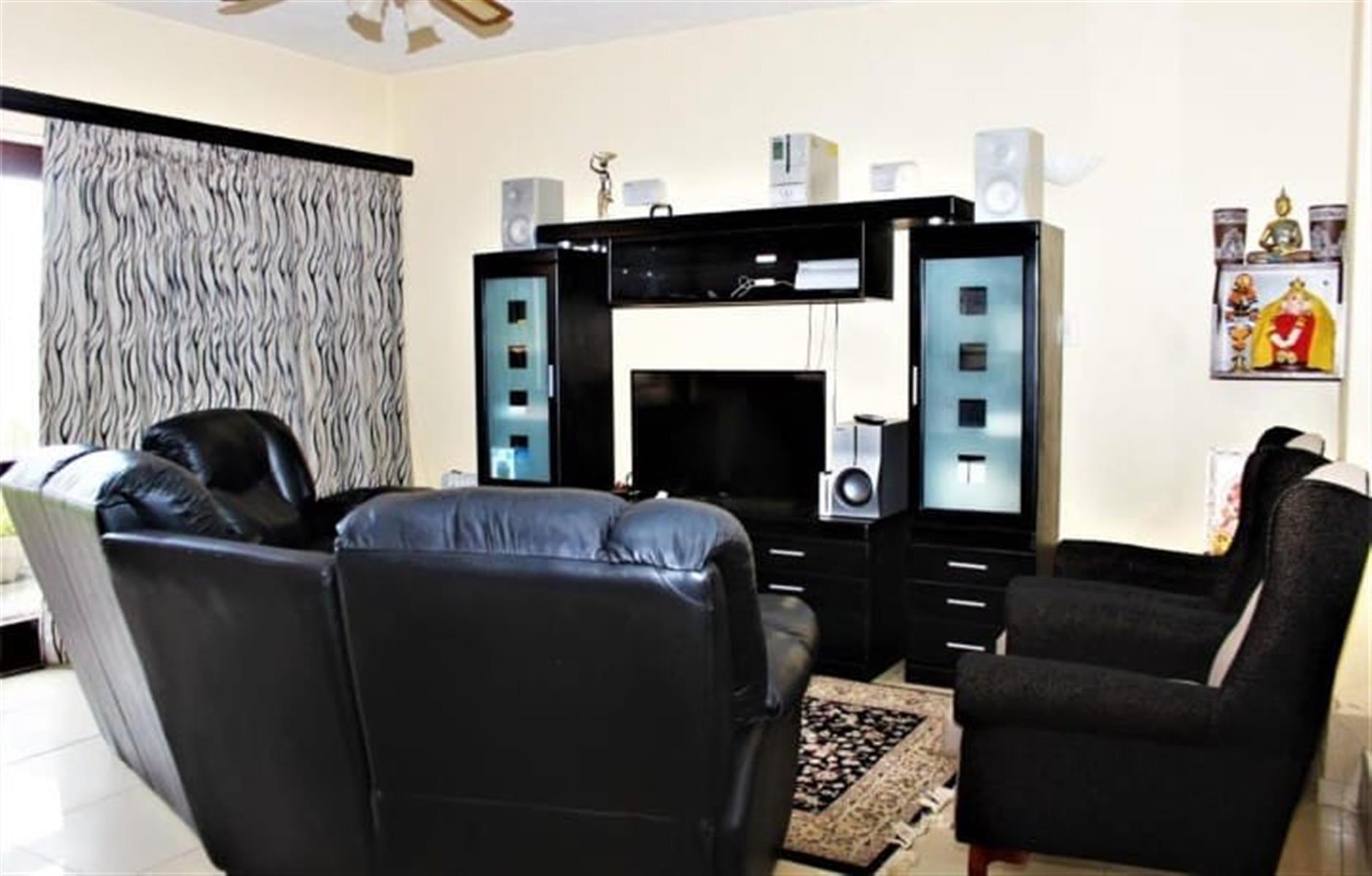 Complex For Sale in Port Edward KwaZulu Natal
