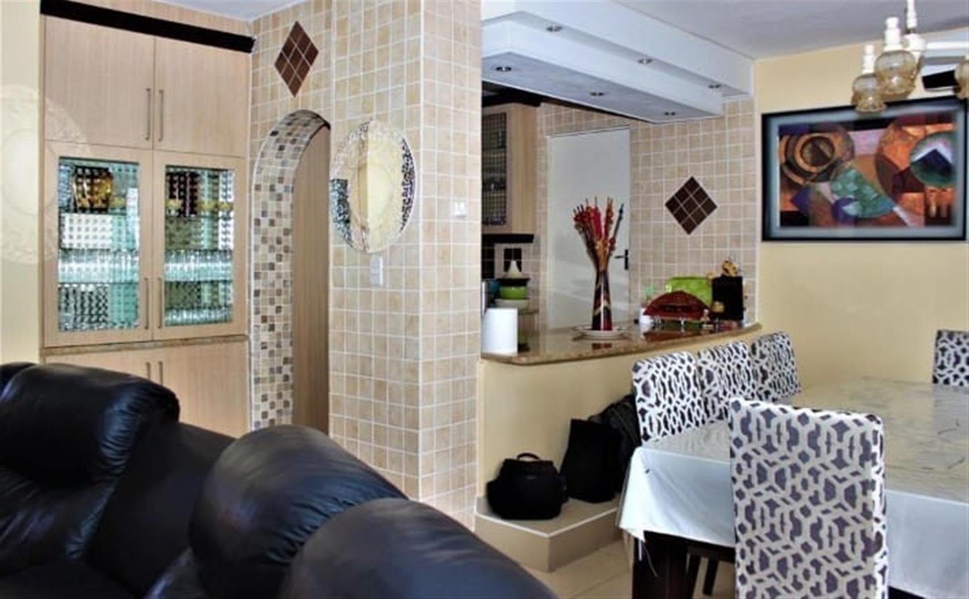 Complex For Sale in Port Edward KwaZulu Natal