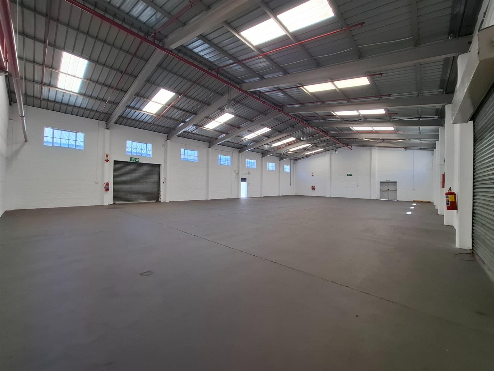 423m² Industrial Factory To Let in Maitland