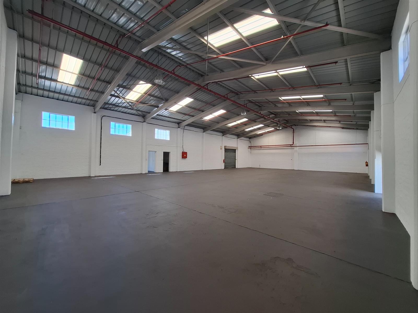 423m² Industrial Factory To Let in Maitland