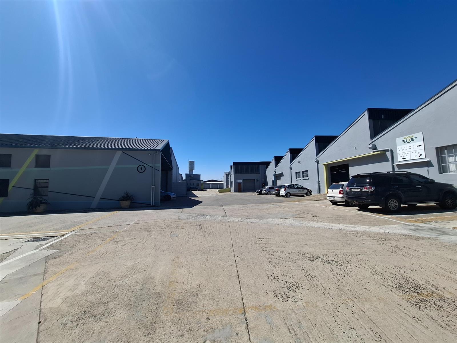 423m² Industrial Factory To Let in Maitland