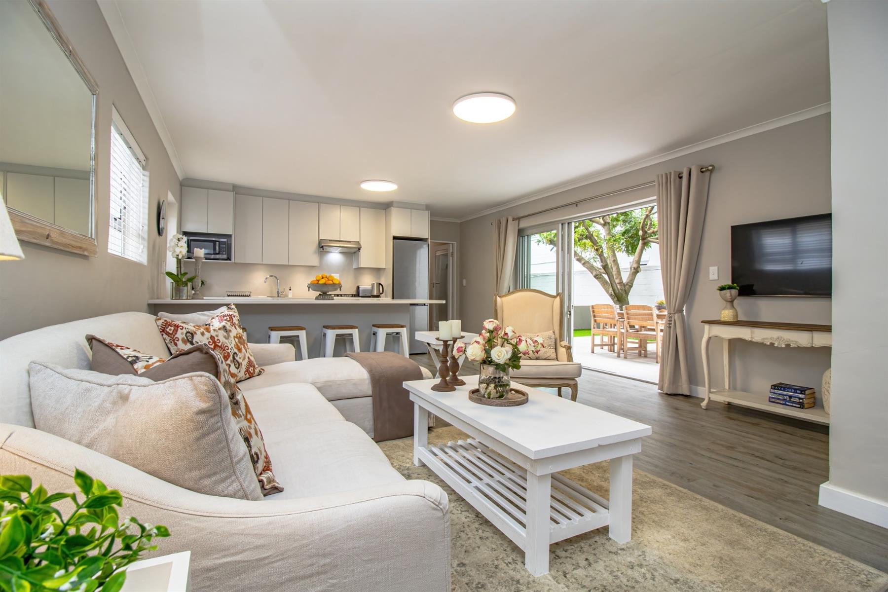 5 Bedroom House For Sale in Voëlklip, Hermanus