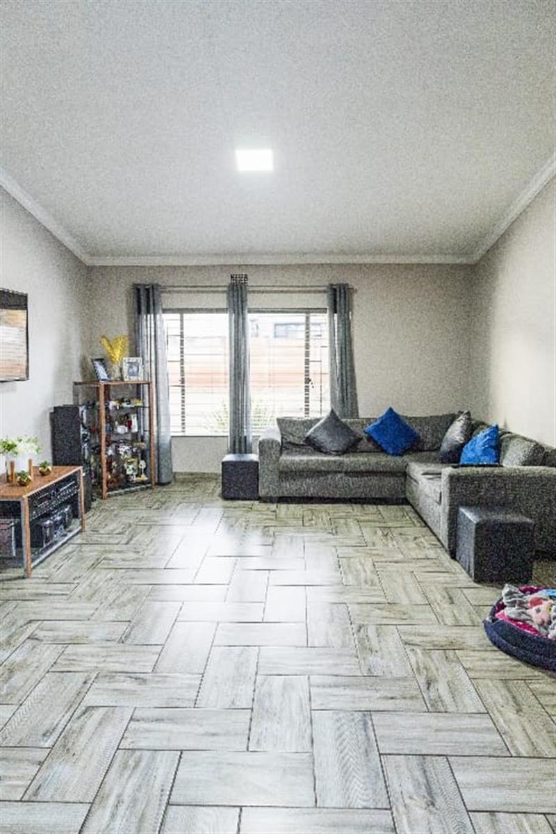 8-Bedroom, 4-Bath Home - No Loadshedding, Excellent Investment Opportunity