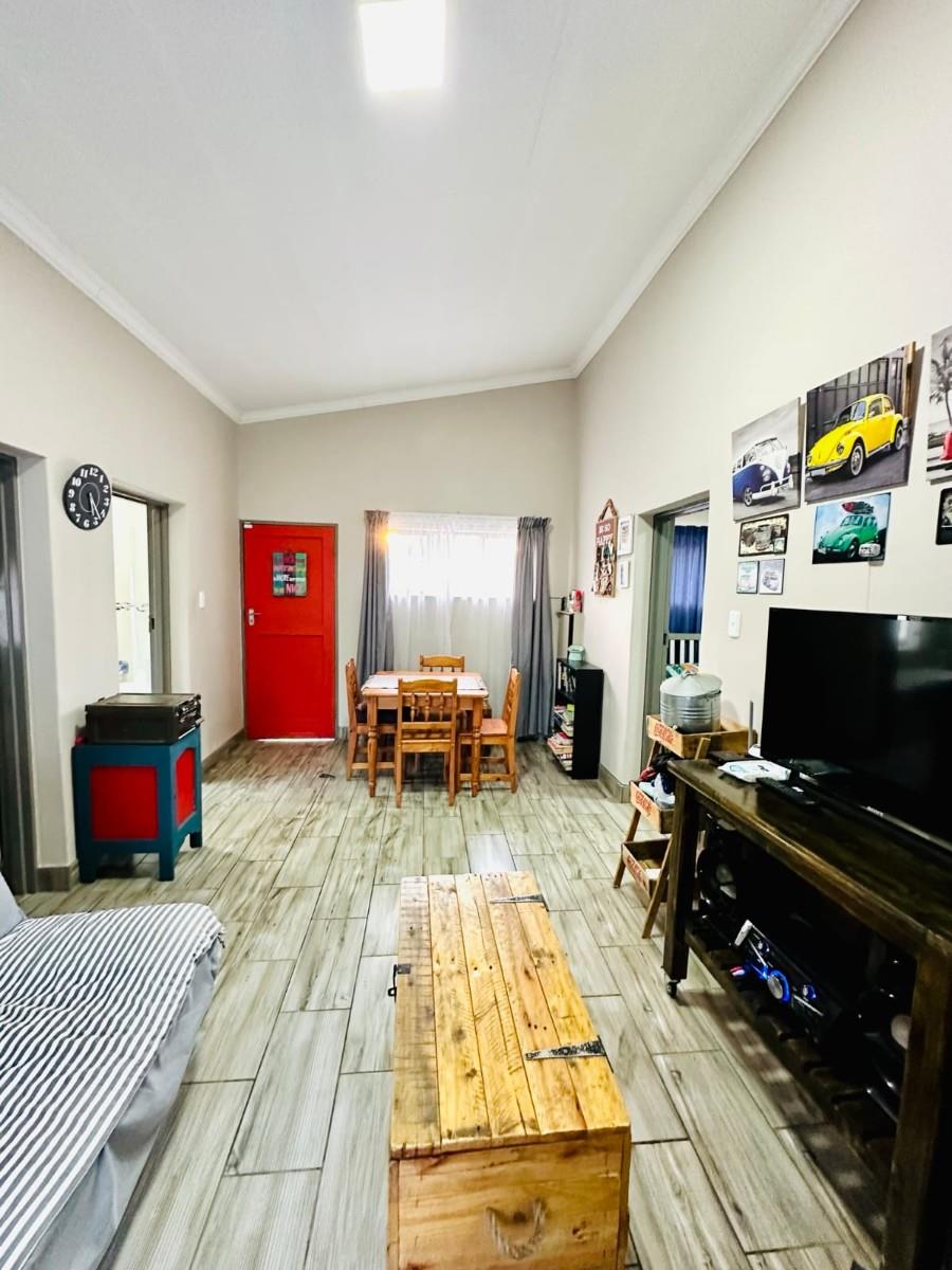 8-Bedroom, 4-Bath Home - No Loadshedding, Excellent Investment Opportunity