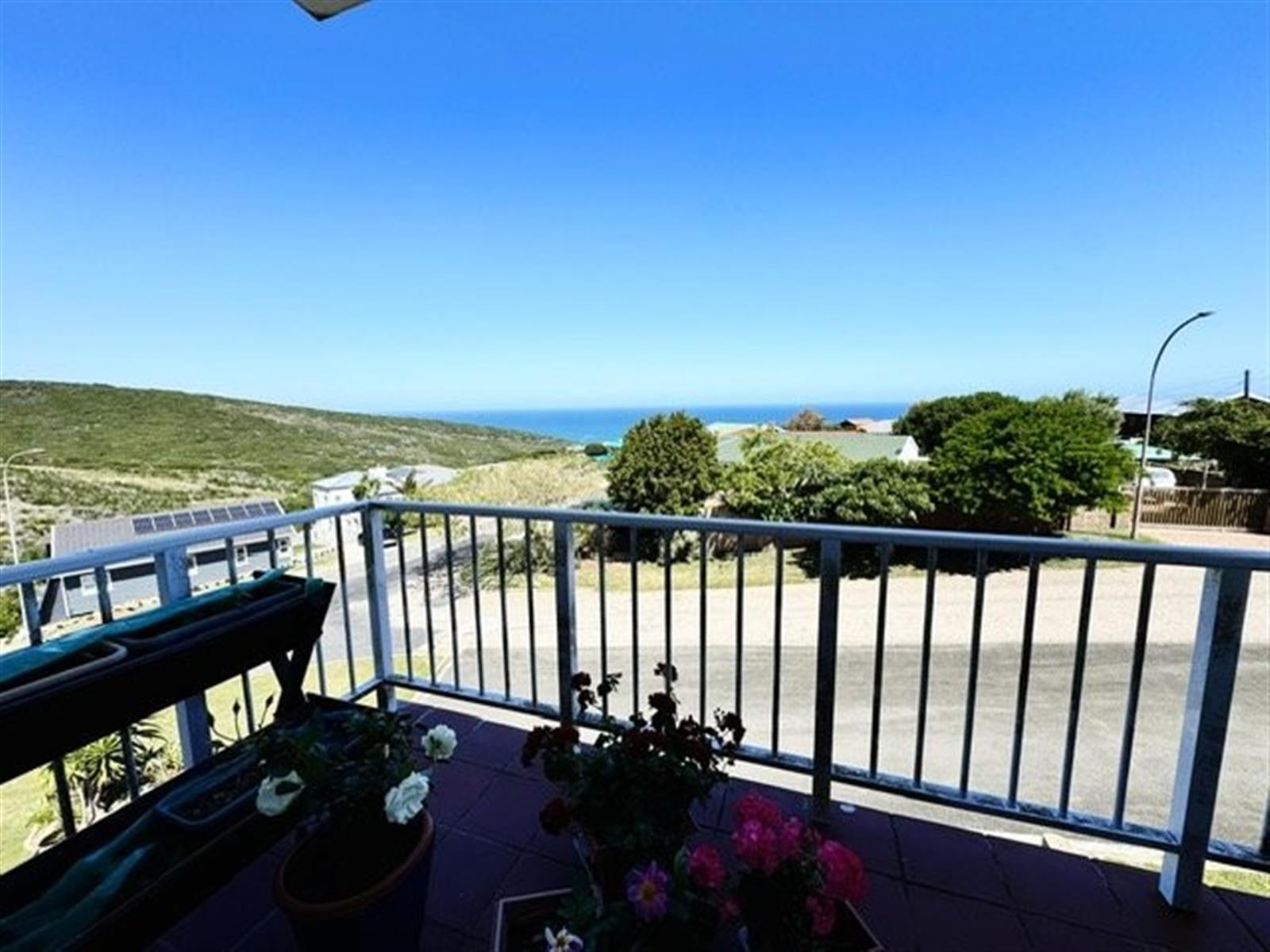 2 Bedroom Apartment! Priced To Sell, Excellent Investment!