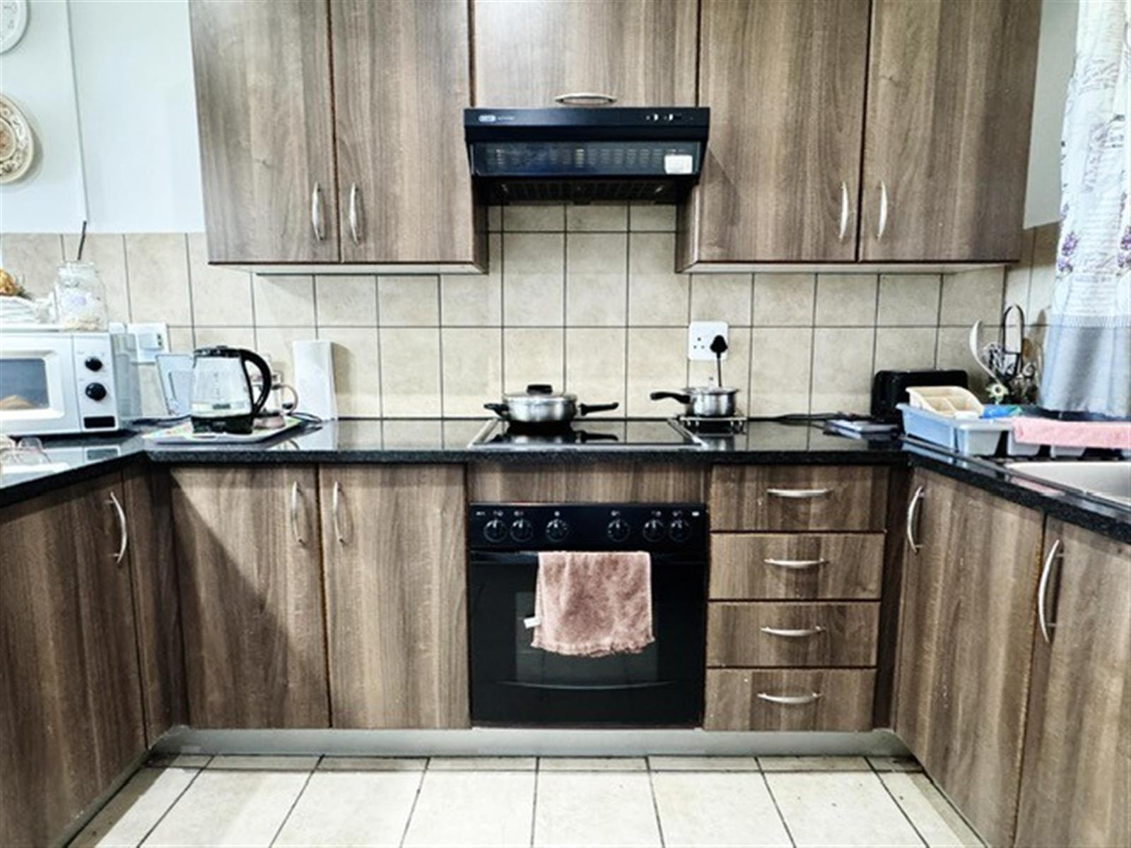 2 Bedroom Apartment! Priced To Sell, Excellent Investment!