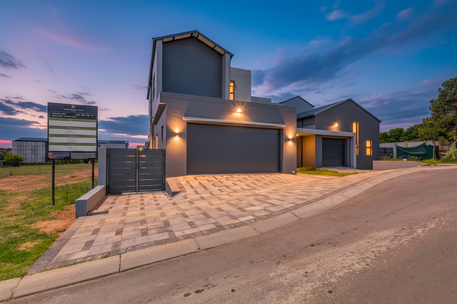Brand New Five Bedroom Family Home in Helderfontein Estate
