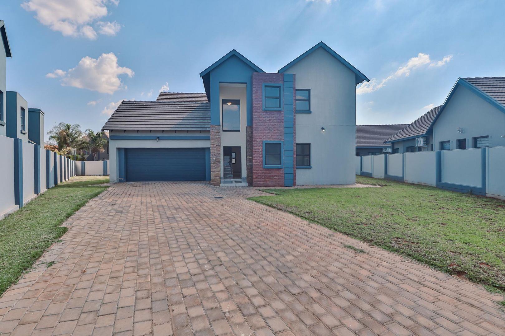 Townhouse For Sale in Melodie, Hartbeespoort, North West