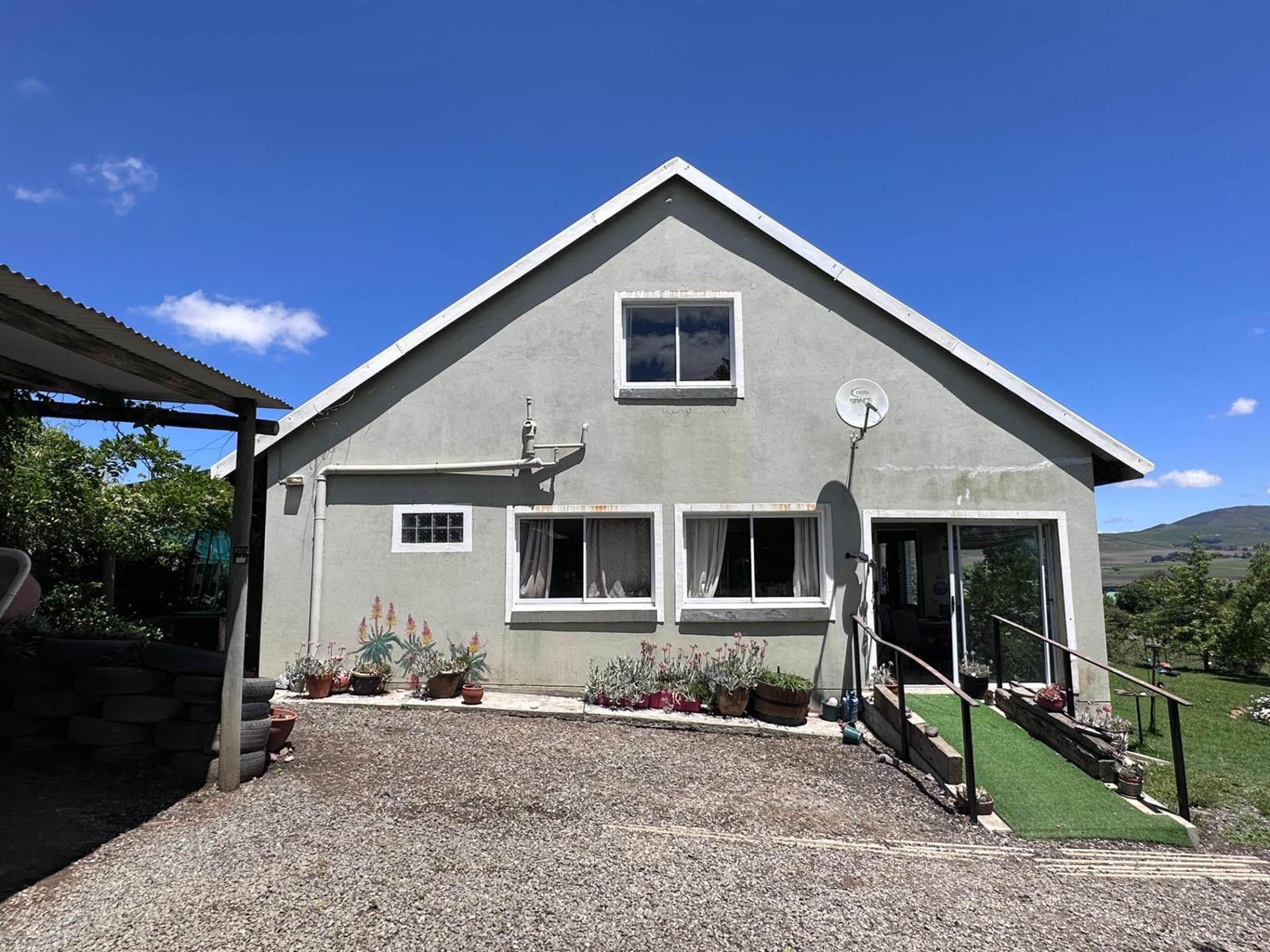 Your Wakkerstroom Escape, Spacious Smallholding with Scenic Views.