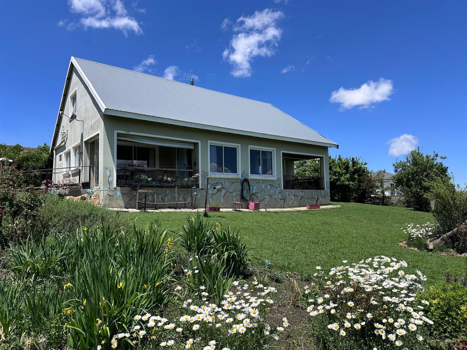 Your Wakkerstroom Escape, Spacious Smallholding with Scenic Views.
