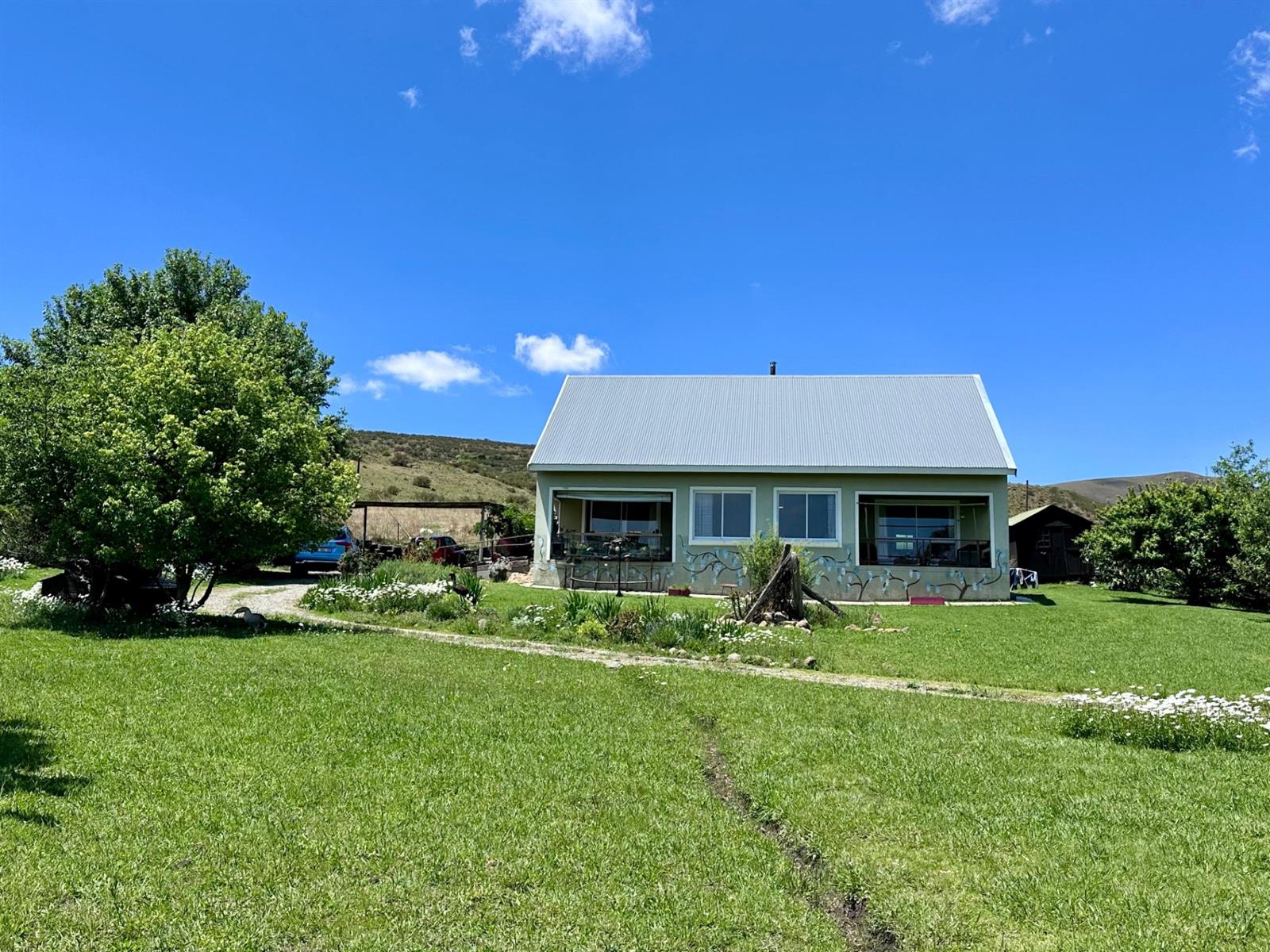 Your Wakkerstroom Escape, Spacious Smallholding with Scenic Views.