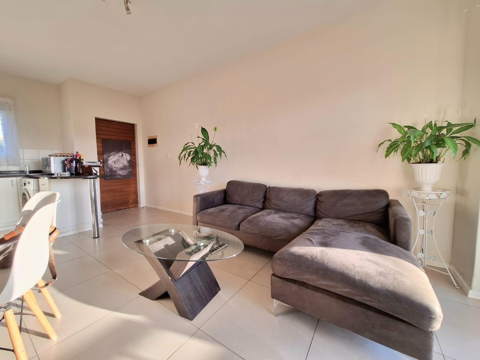 Light-Filled Second-Floor Apartment with Sunset Views - Sheffield Manor Estate