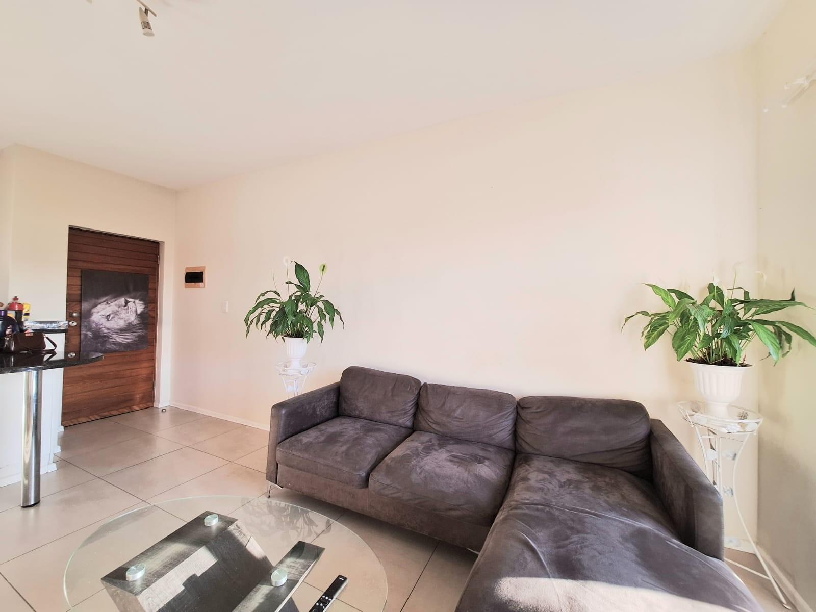 Light-Filled Second-Floor Apartment with Sunset Views - Sheffield Manor Estate
