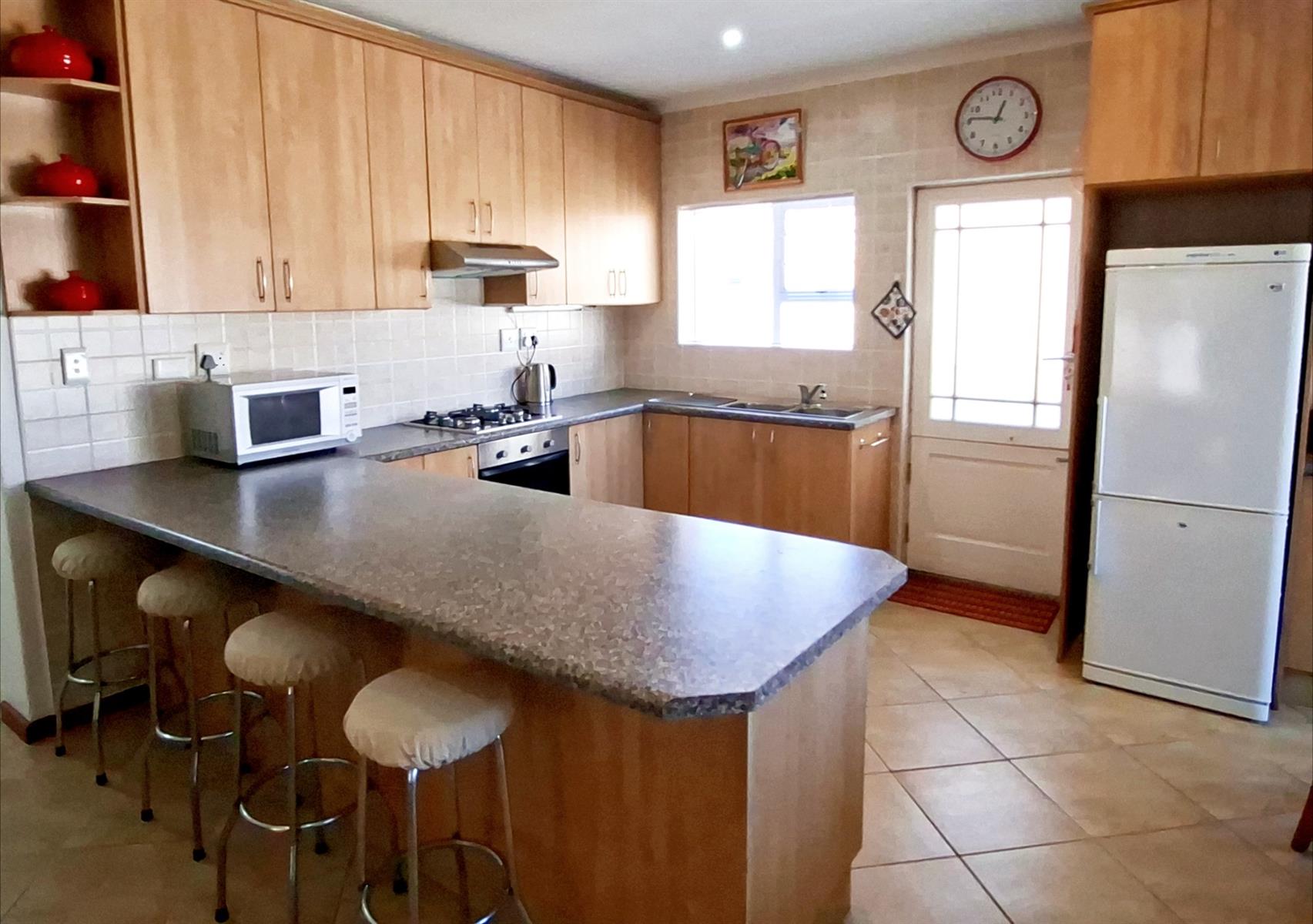 UNDER OFFER / André Theron Realtor / Sole Mandate / Townhouse Parsonsvlei