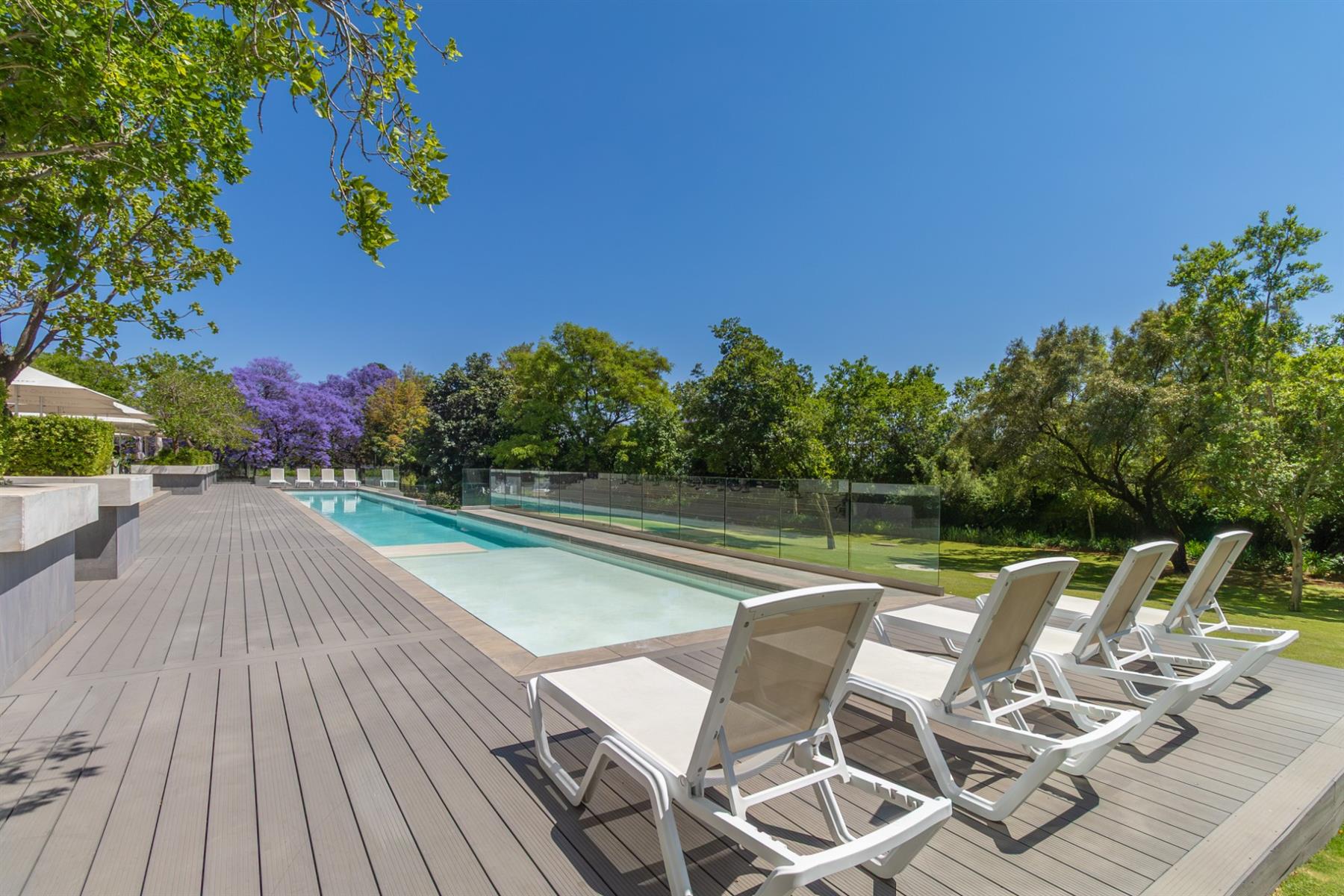 2 Bedroom High Security Apartment at The Prestigious Embassy Towers Sandton