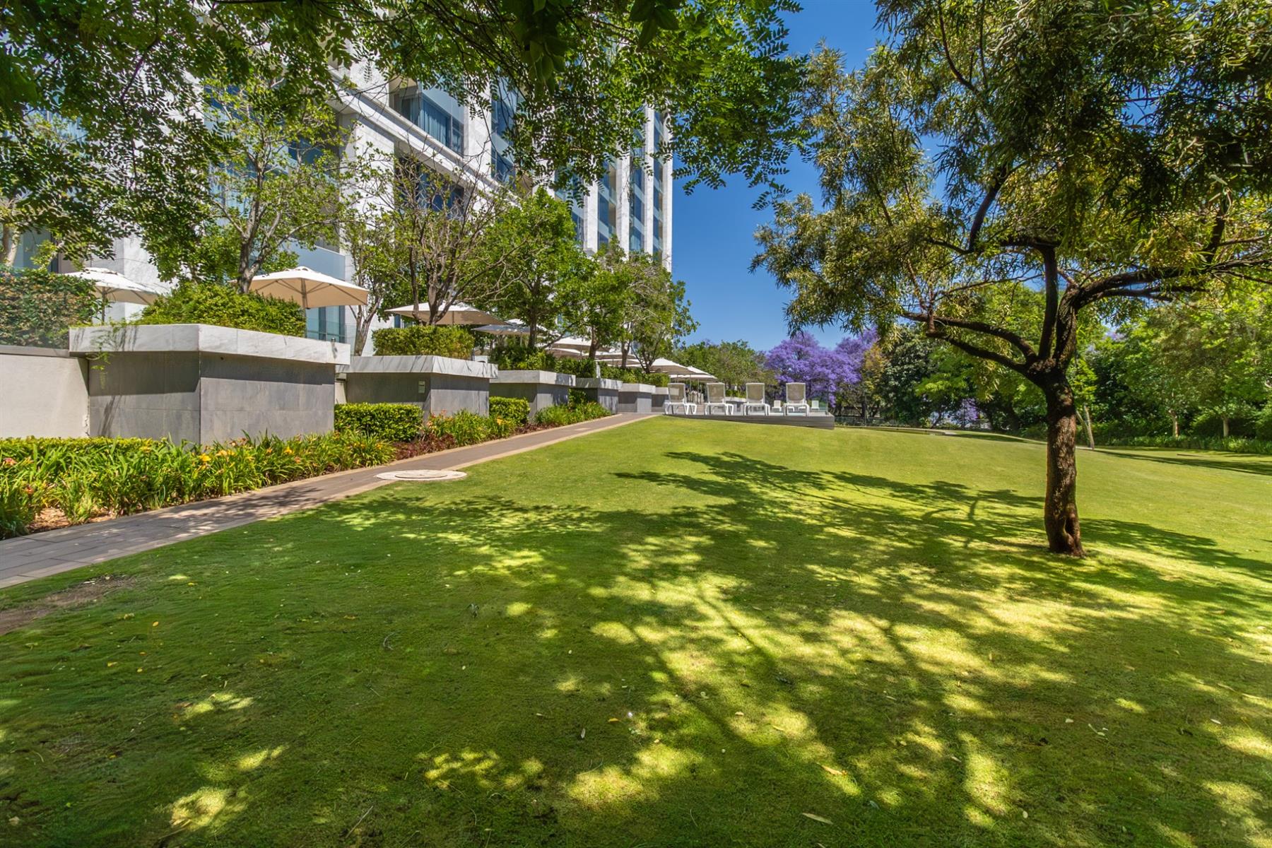 2 Bedroom High Security Apartment at The Prestigious Embassy Towers Sandton