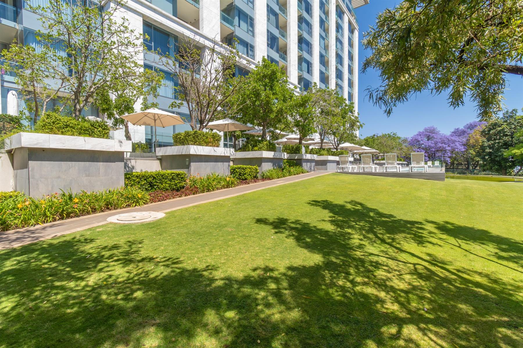 2 Bedroom High Security Apartment at The Prestigious Embassy Towers Sandton