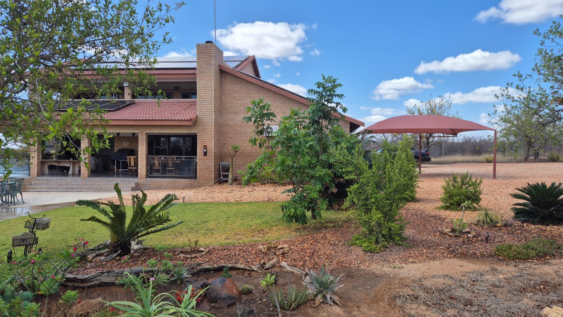 Spacious modern house surrounded by Big5 in the Mahlathini Private Game Reserve, Phalaborwa, RSA