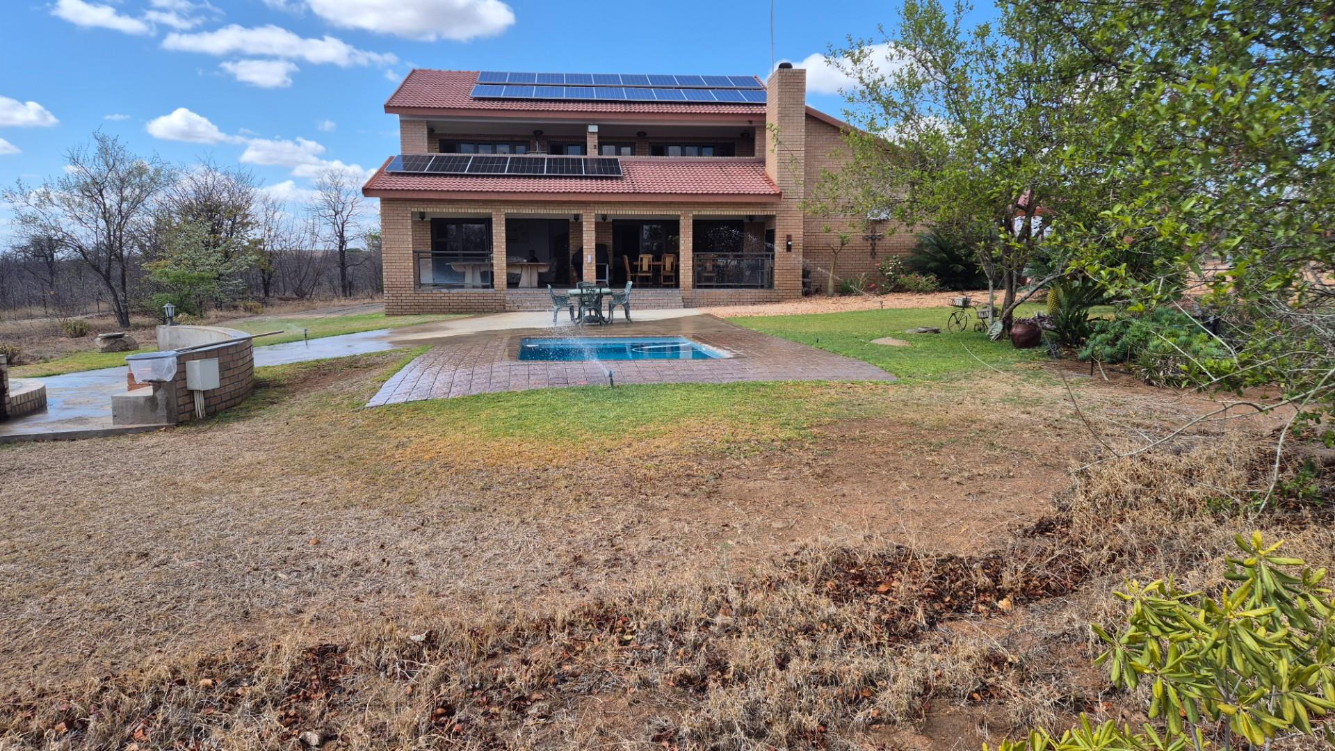 Spacious modern house surrounded by Big5 in the Mahlathini Private Game Reserve, Phalaborwa, RSA