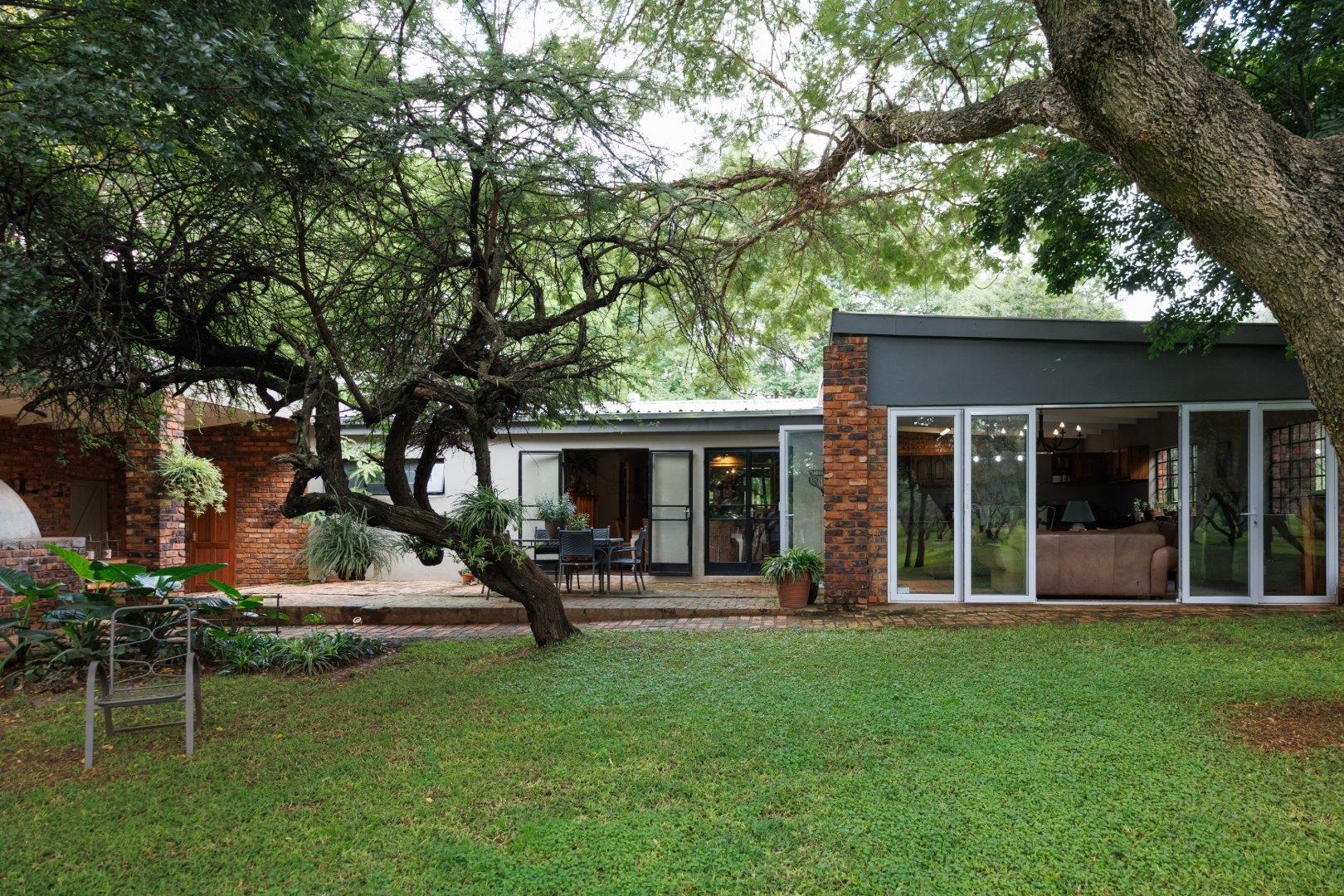 Farm For Sale in Hartbeespoort Rural, Hartbeespoort, North West