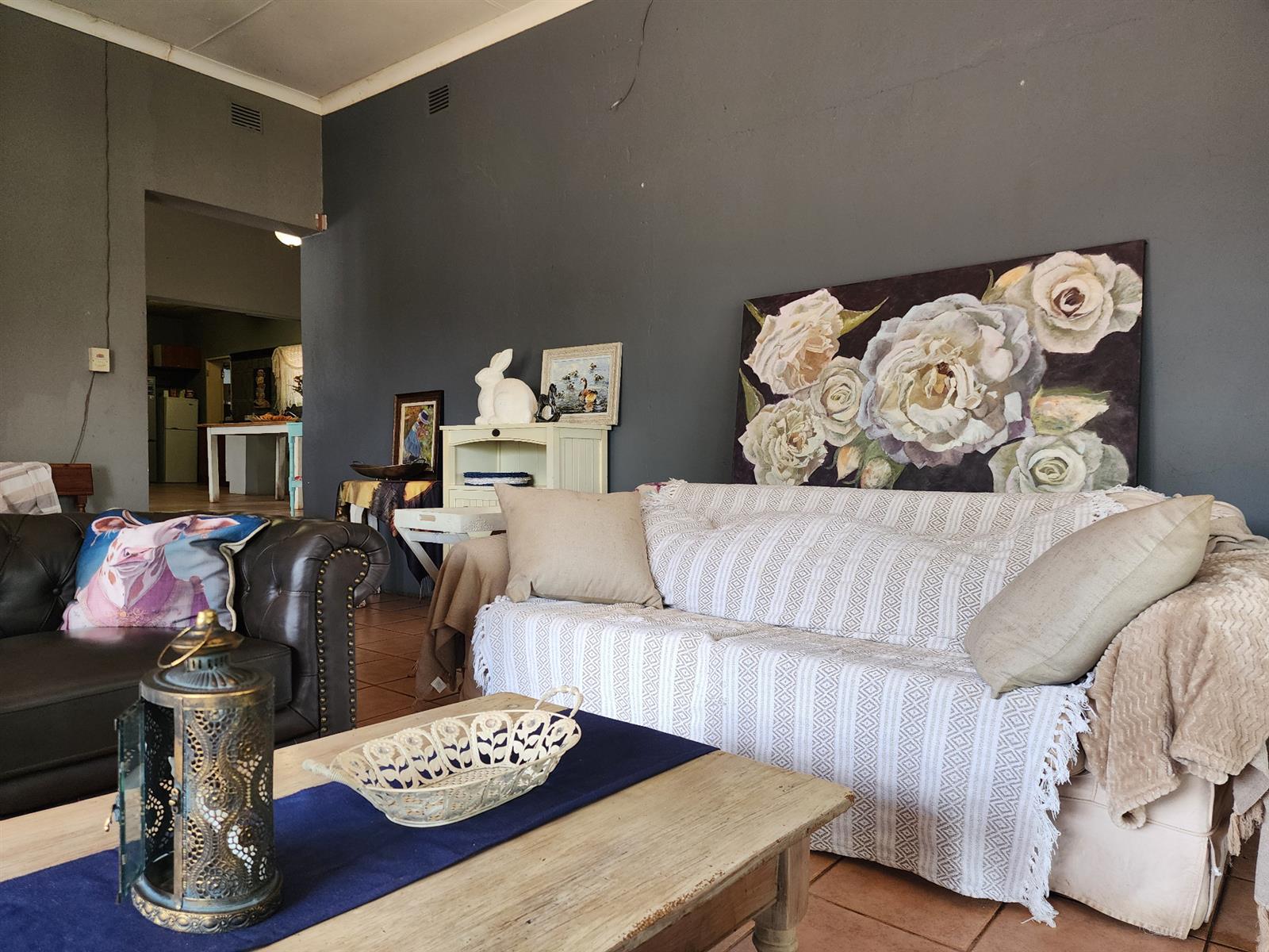 Elegant Family Retreat with Pool and Entertainment Space in the Heart of Letsitele