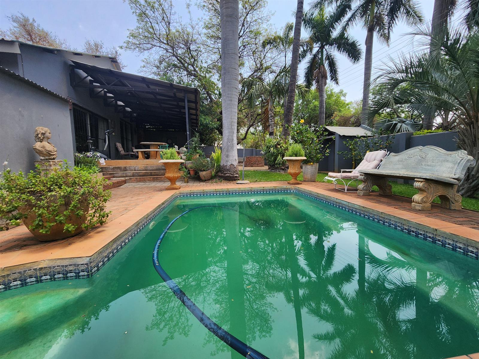 Elegant Family Retreat with Pool and Entertainment Space in the Heart of Letsitele