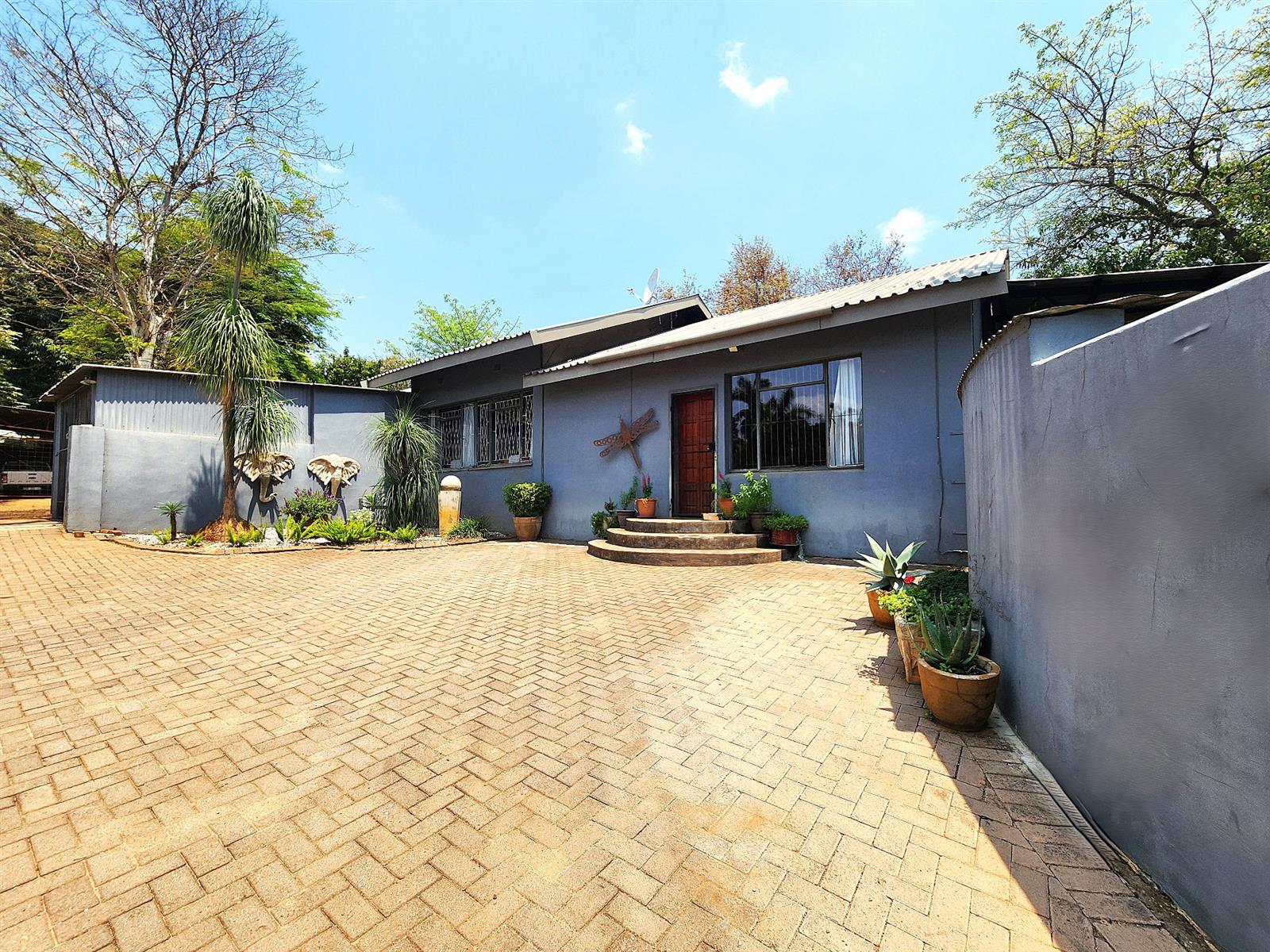 Elegant Family Retreat with Pool and Entertainment Space in the Heart of Letsitele