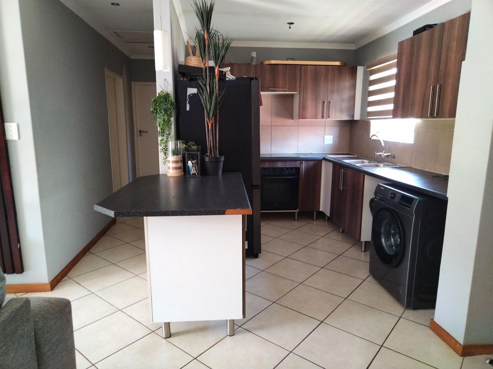 Townhouse For Sale in Monavoni, Centurion