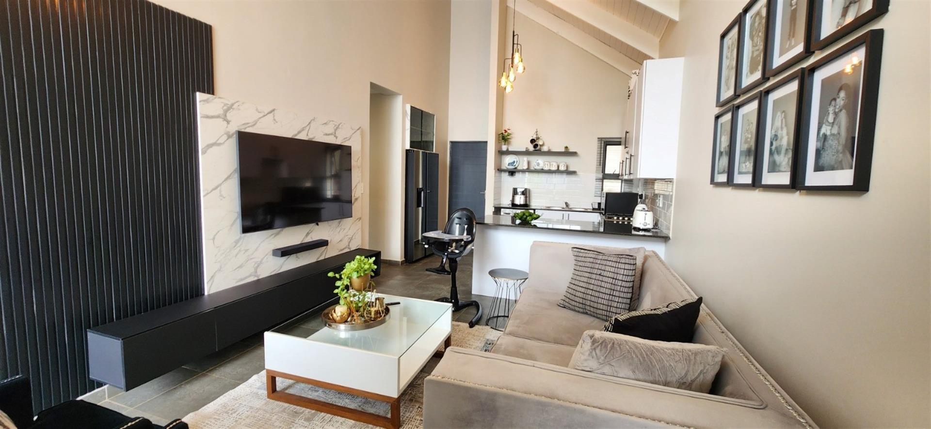 Townhouse For Sale in Stonehenge, Nelspruit