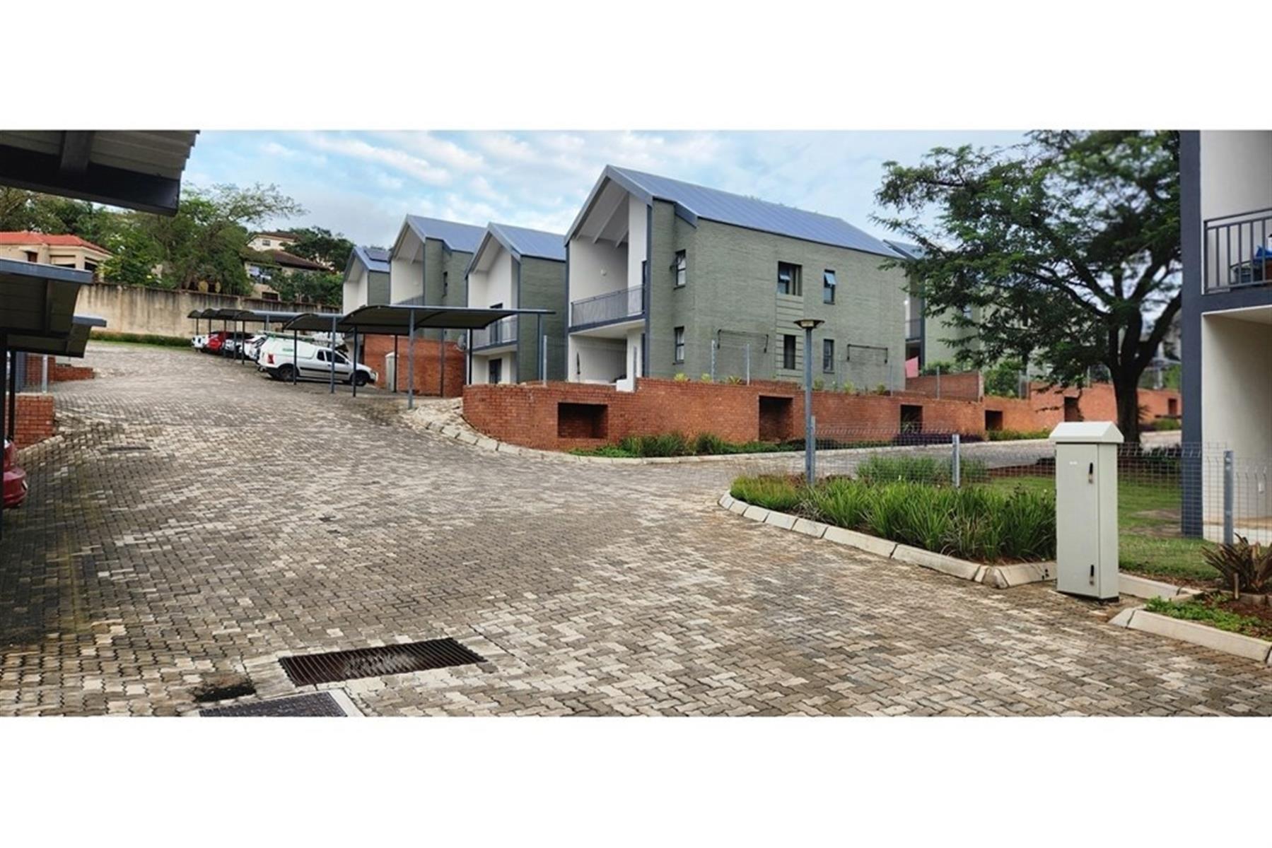 Townhouse For Sale in Stonehenge, Nelspruit