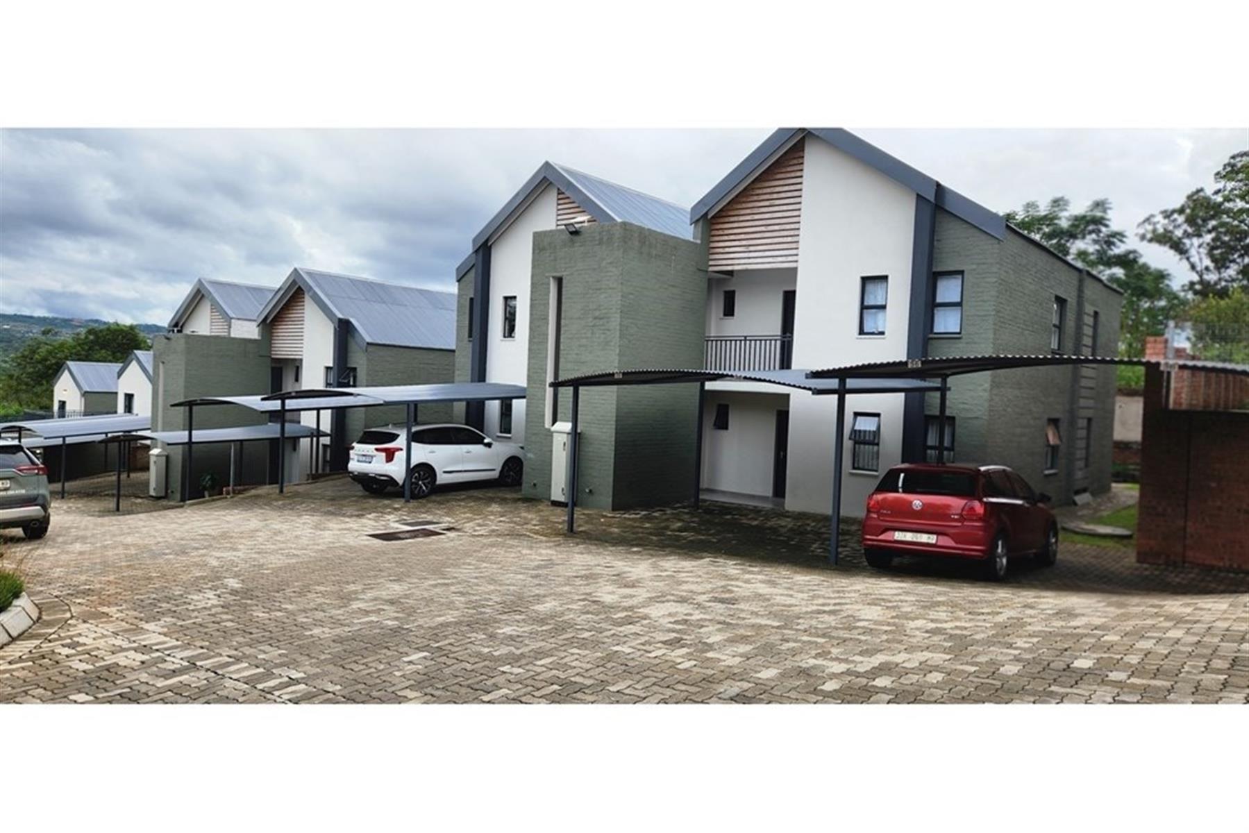 Townhouse For Sale in Stonehenge, Nelspruit